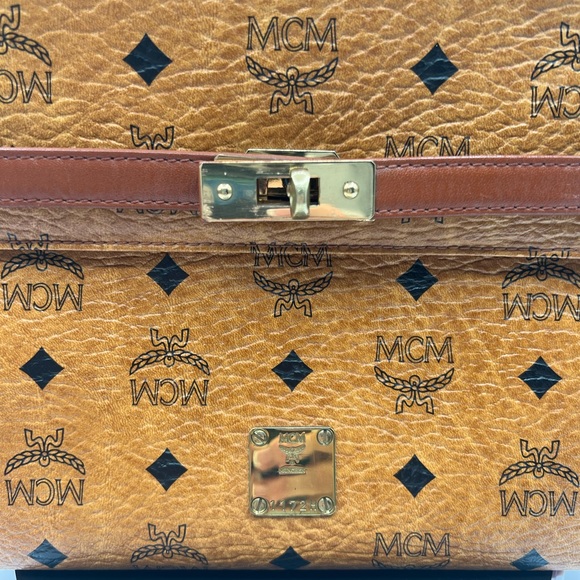 Mcm Authentic limited edition kelly bag with clochette lock/key made in Germany - Picture 4 of 11
